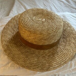 Gigi pip short capri hat